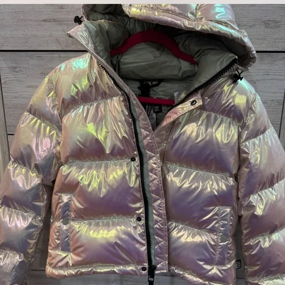 Aritiza super puff crop in BISCOTTI PINK - Picture 2 of 5